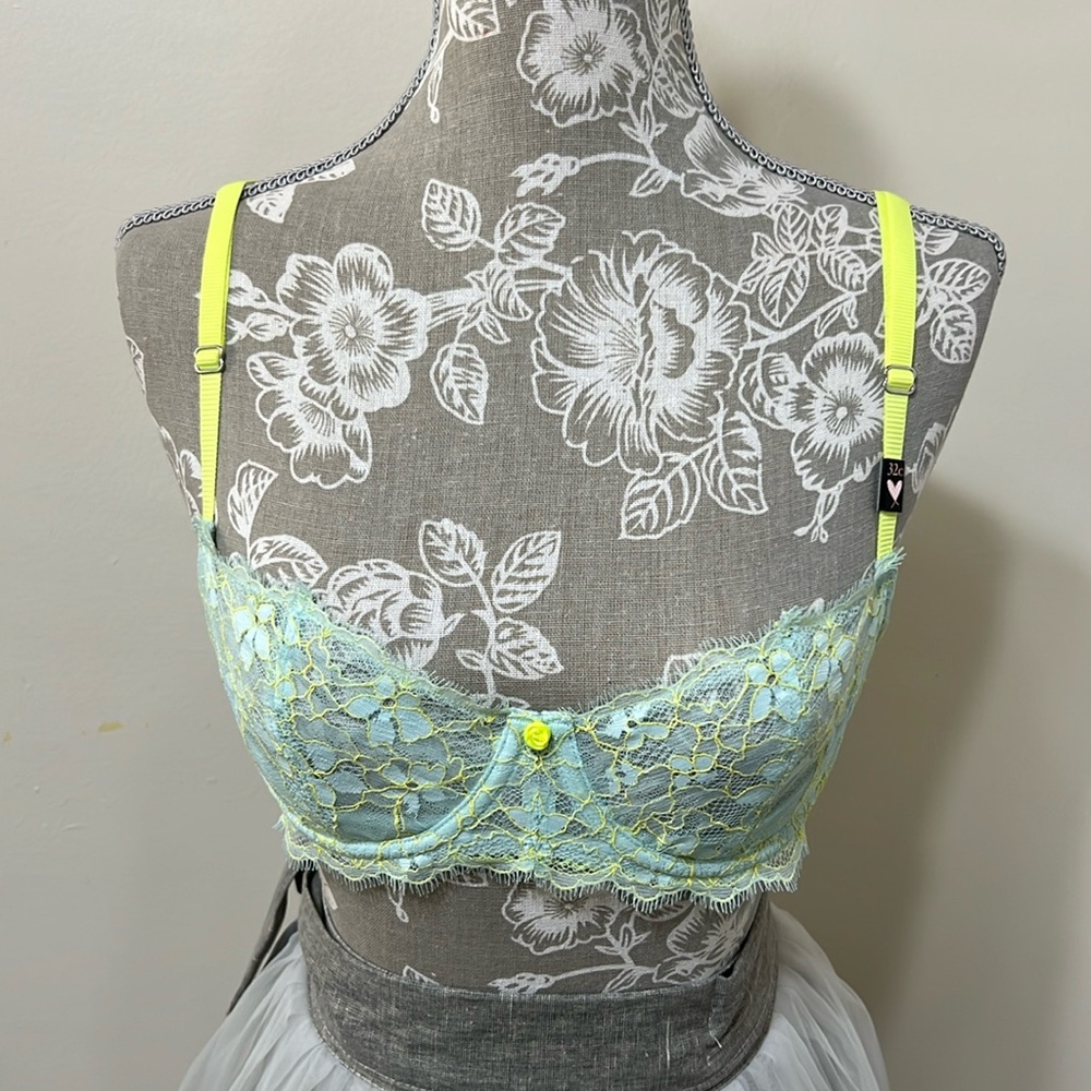 Victoria’s Secret Dream Angels Wicked Unlined Lace 32C